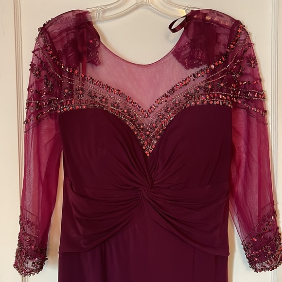 Burgundy long sleeve formal gown with jewelled sleeves NWT - Picture 3 of 8
